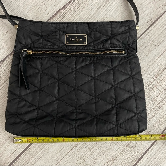 KATE SPADE Women’s Black Quilted Crossbody Bag Purse with Zipper SEE DESCRIPTION - Picture 3 of 7